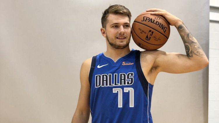 少球迷惊讶 少球迷惊讶