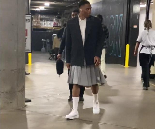 半场战报 半场战报