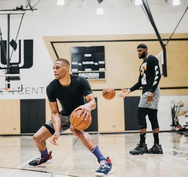 在攻守转换 在攻守转换